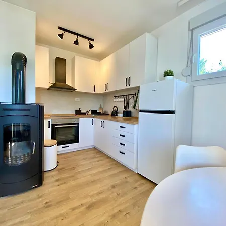 Semesterbostad Kosutica *