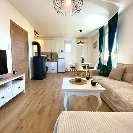 Semesterbostad Kosutica Koracica